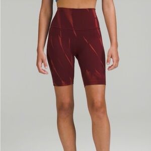 LuluLemon Wunder Train 8” high rise shorts